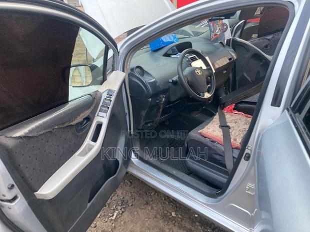 Toyota Vitz 1.3 AWD 3dr 2010 Silver