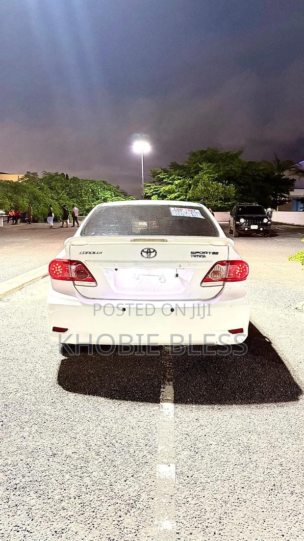 Toyota Corolla LE Special Edition 4dr Sedan (1.8L 4cyl 4A) 2013 White