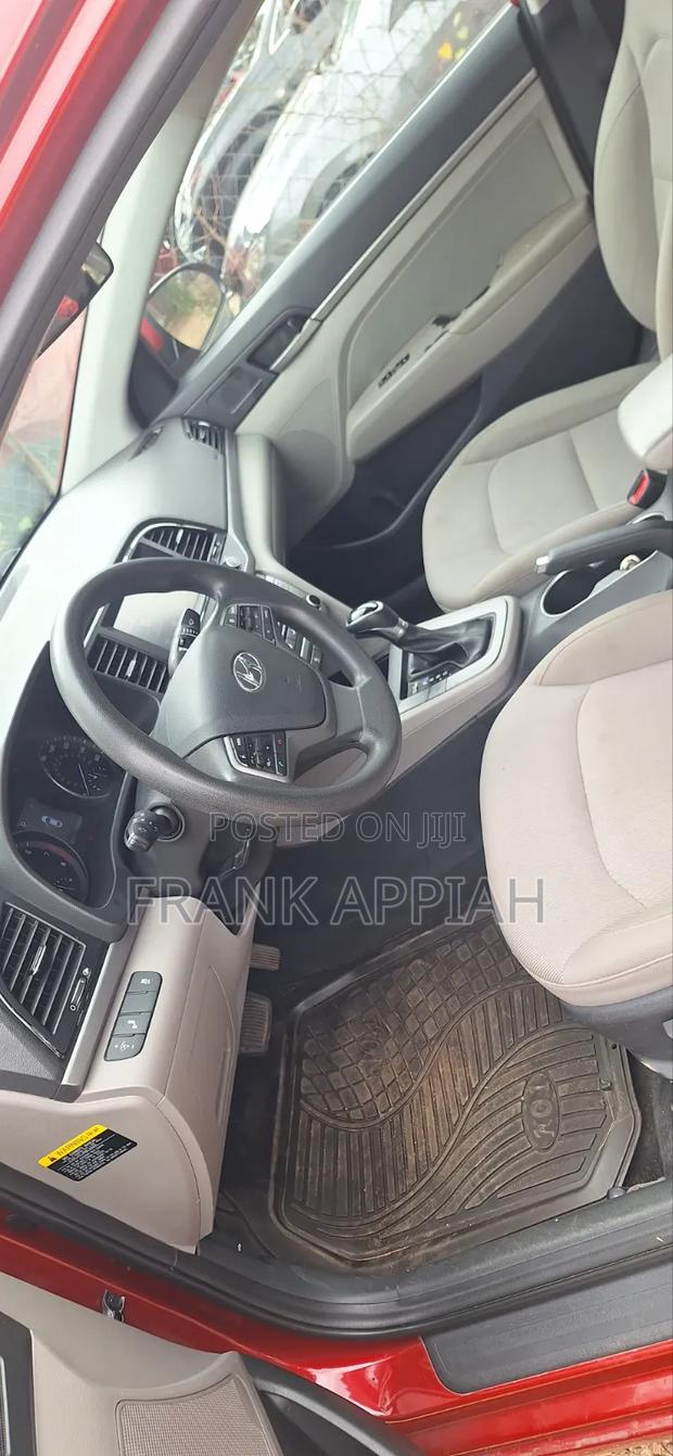 Hyundai Elantra 2018 Red
