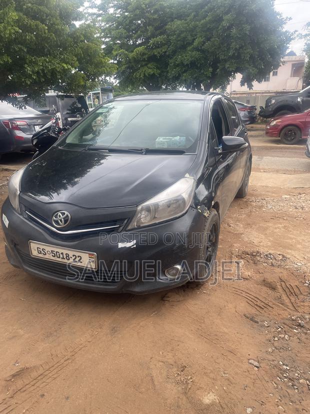 Toyota Vitz 2012 Black