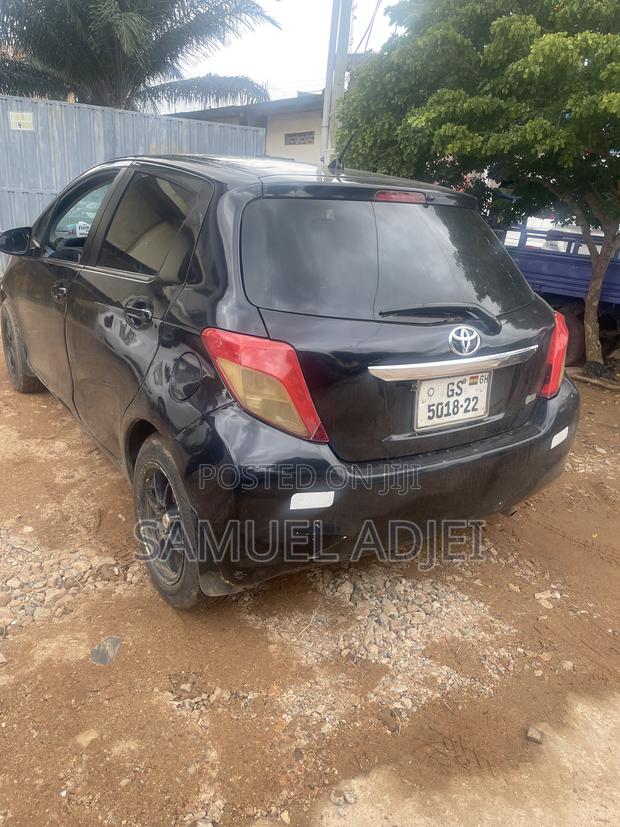 Toyota Vitz 2012 Black