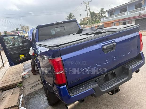 Toyota Tacoma 2025 Blue