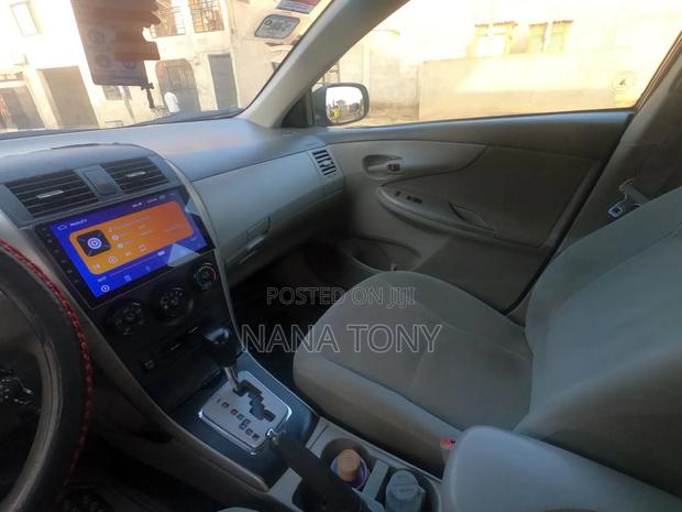 Toyota Corolla LE 4dr Sedan (1.8L 4cyl 4A) 2010 Gray