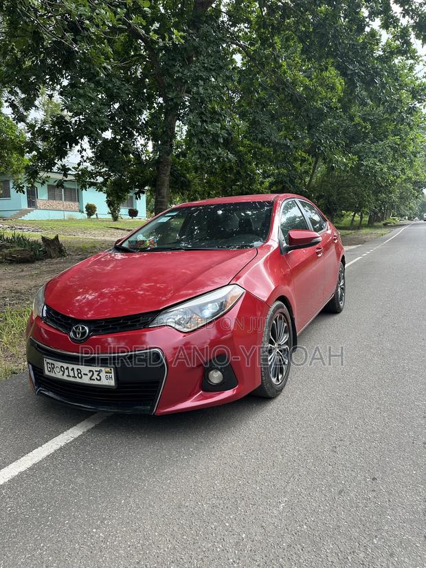 Toyota Corolla S 4dr Sedan (1.8L 4cyl CVT) 2016 Red