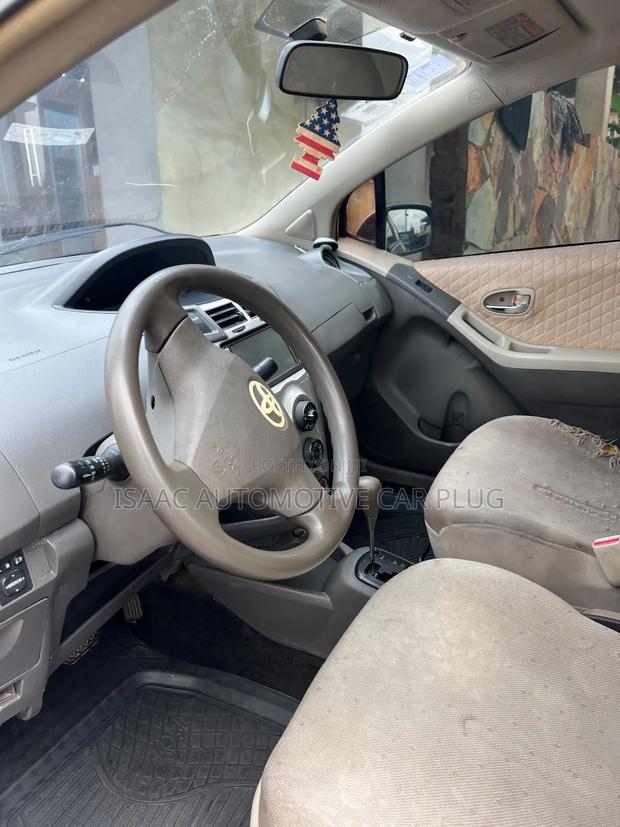 Toyota Vitz 1.3 FWD 5dr 2009 Blue