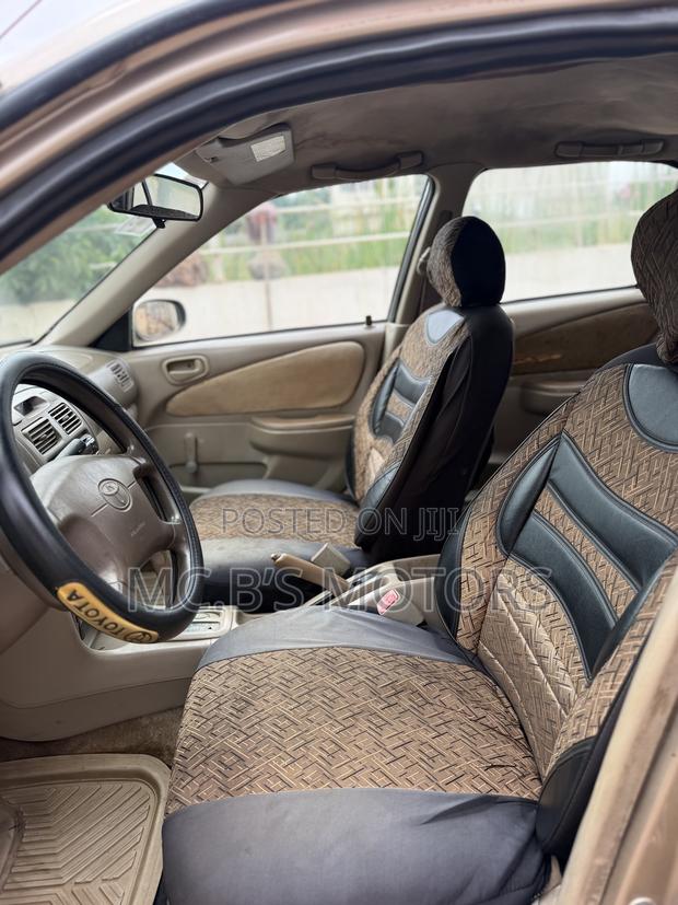 Toyota Corolla 2001 Gold