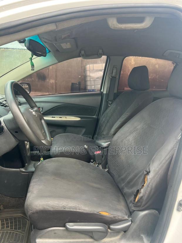 Toyota Yaris 1.5 Sedan 2008 White