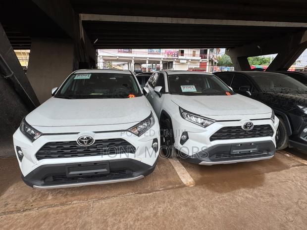 Toyota RAV4 Adventure AWD 2023 White