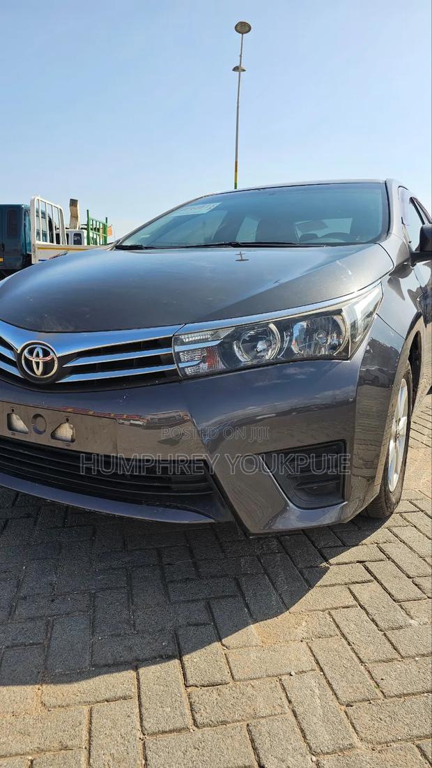 Toyota Corolla Altis 2016 Silver
