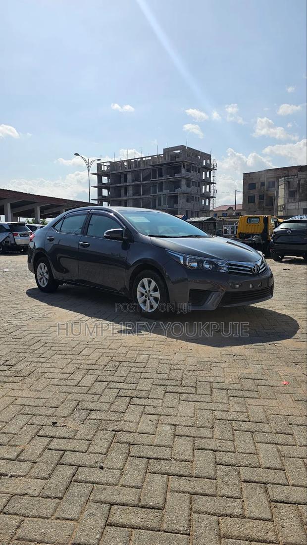 Toyota Corolla Altis 2016 Silver