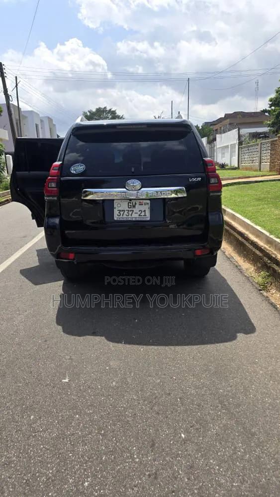 Toyota Land Cruiser Prado 2017 Black