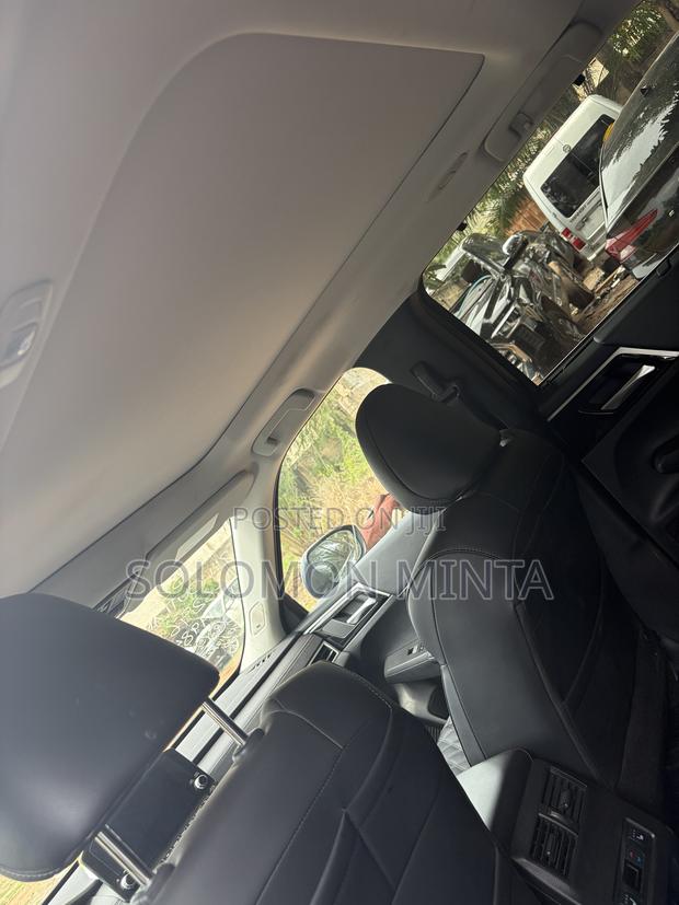 Mitsubishi Outlander PHEV Platinum Edition AWD 2024 Black