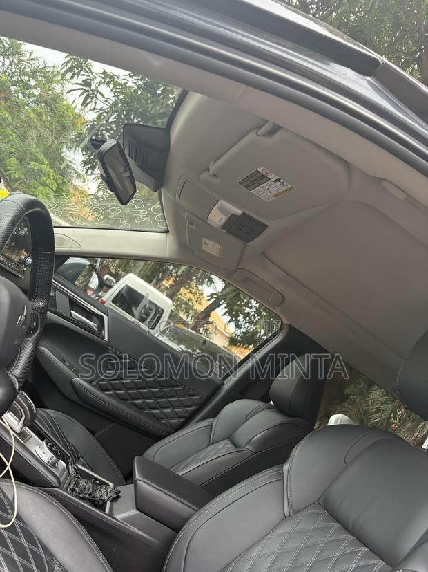Mitsubishi Outlander PHEV Platinum Edition AWD 2024 Black