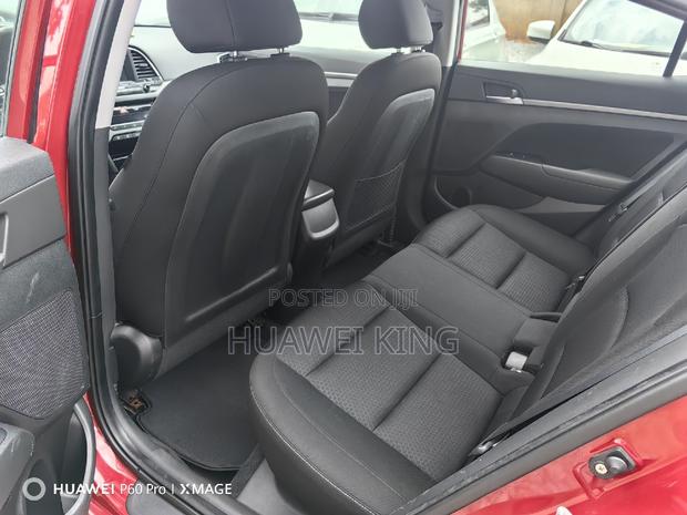 Hyundai Elantra Value Edition Sedan FWD (2.0L 4cyl 6A) 2017