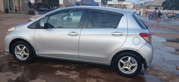 Toyota Yaris L Hatchback 5dr 2012 Silver