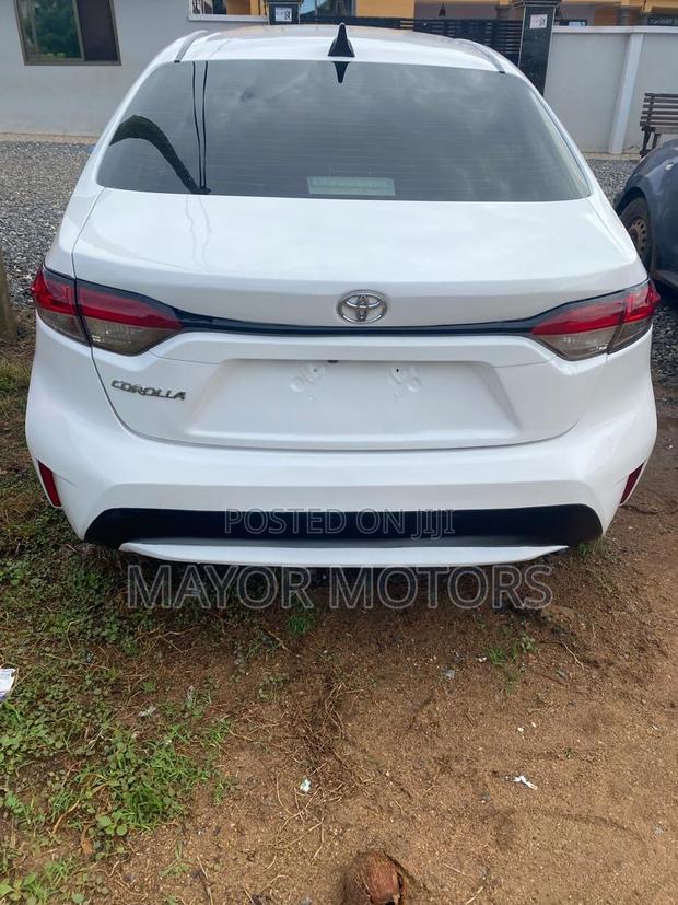 Toyota Corolla LE 2022 White