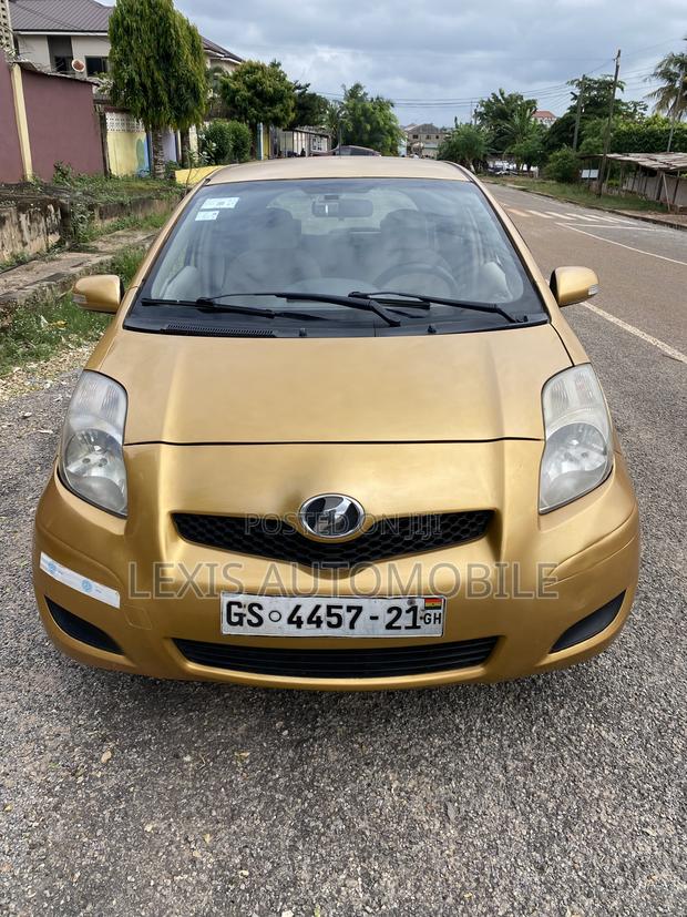 Toyota Vitz 1.3 AWD 5dr 2010 Gold