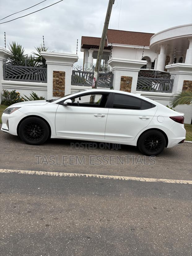 Hyundai Elantra Sport 2019 White