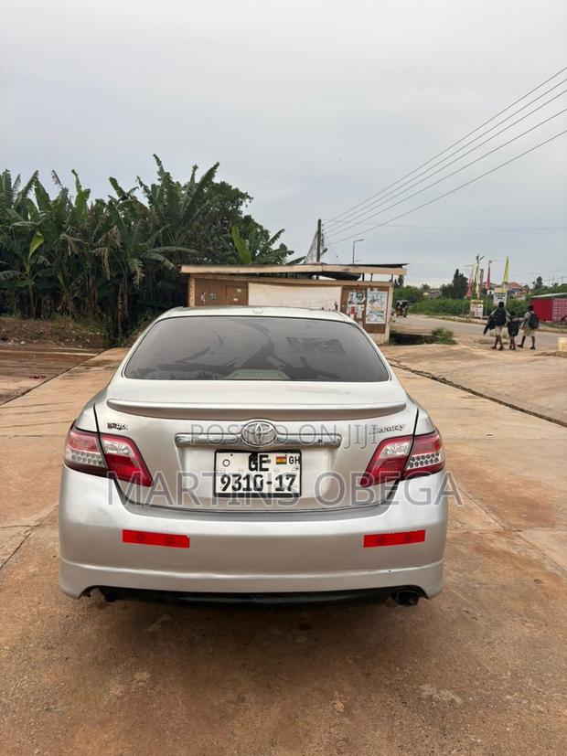 Toyota Camry LE 4dr Sedan (2.5L 4cyl 6A) 2011 Silver