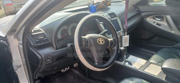Toyota Camry LE 4dr Sedan (2.5L 4cyl 6A) 2011 Silver