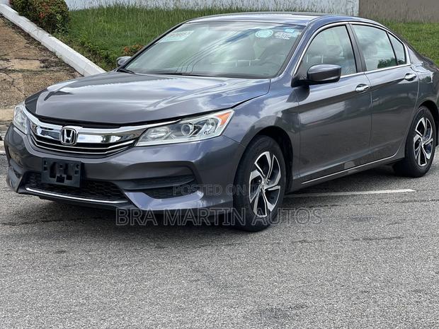 Honda Accord LX 4dr Sedan FWD (2.4L 4cyl 2A) 2017 Silver