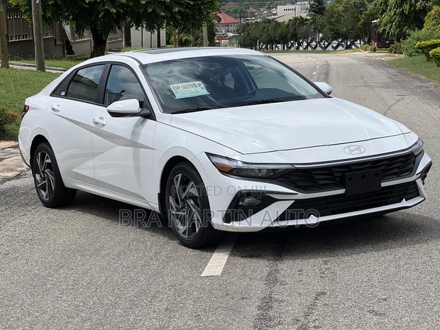 Hyundai Elantra Limited 2019 White