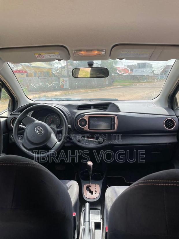 Toyota Vitz 2016 Brown