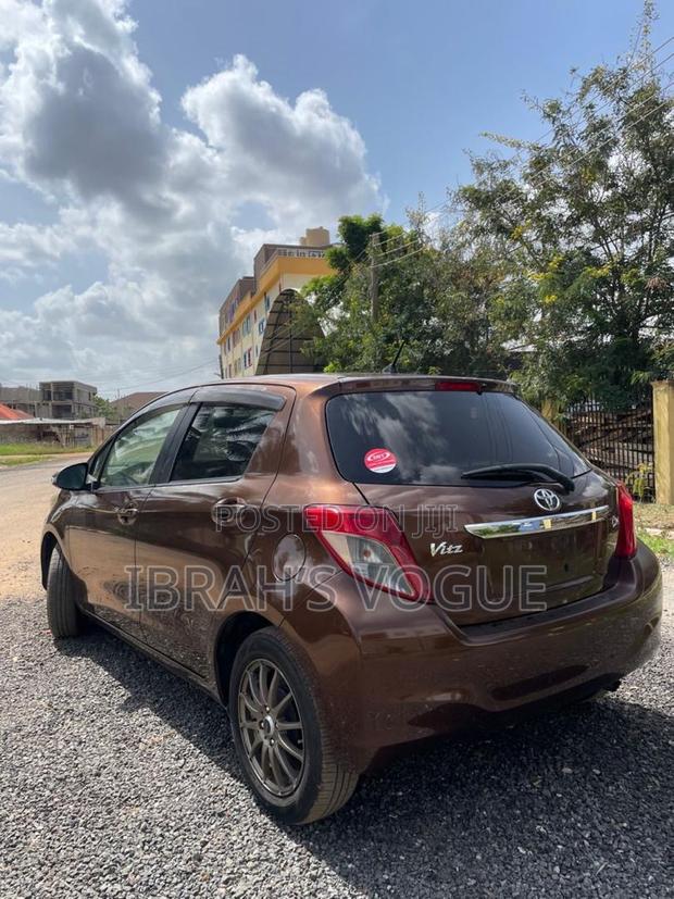 Toyota Vitz 2016 Brown