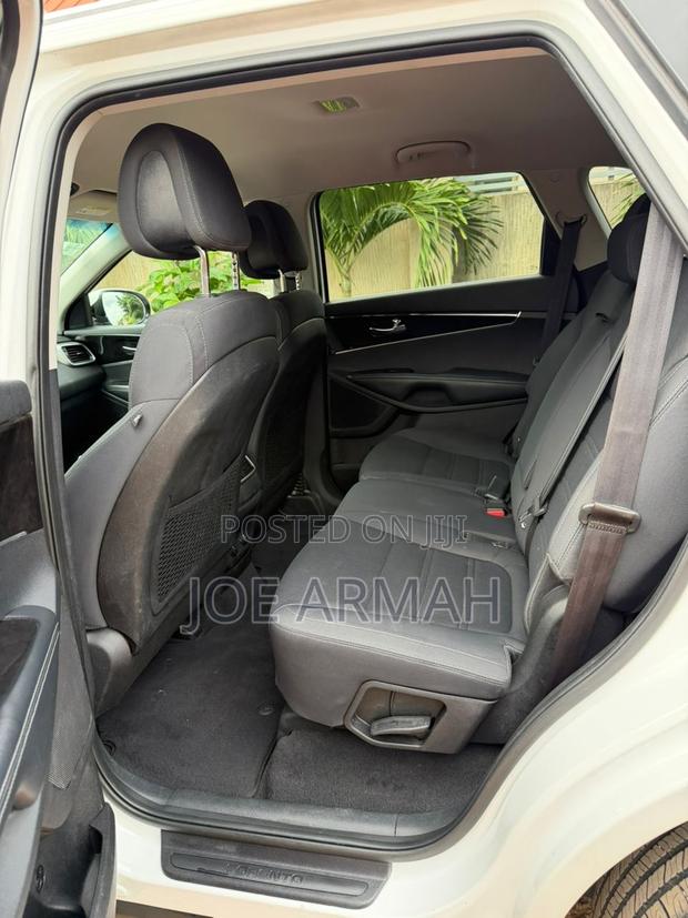 Kia Sorento 4dr SUV 2016 White