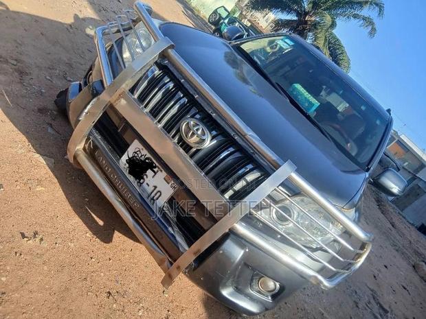 Toyota Land Cruiser Prado 2010 Black