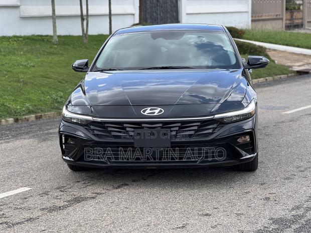 Hyundai Elantra Limited IVT 2025 Black