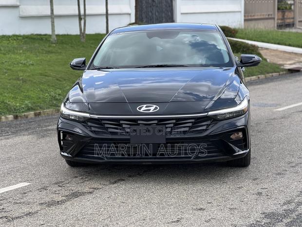 Hyundai Elantra Limited IVT 2025 Black