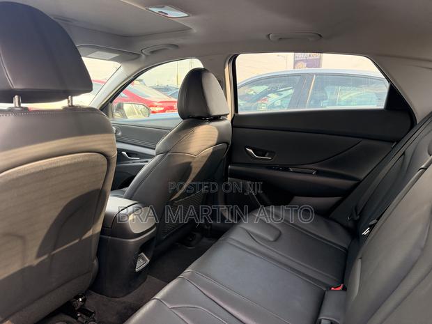 Hyundai Elantra Limited IVT 2025 Black
