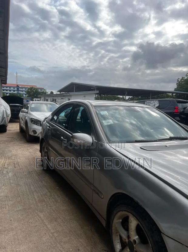 Mercedes-Benz C200 2003 Gray