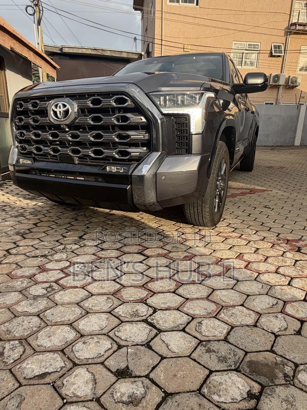 Toyota Tundra Platinum CrewMax 5.5' Bed 2023 Black