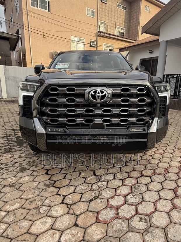 Toyota Tundra Platinum CrewMax 5.5' Bed 2023 Black