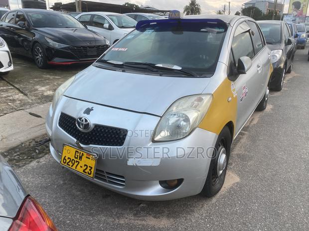 Toyota Yaris 2010 Silver