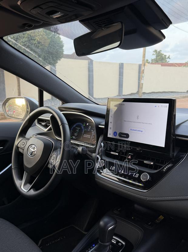 Toyota Corolla 2024 Silver