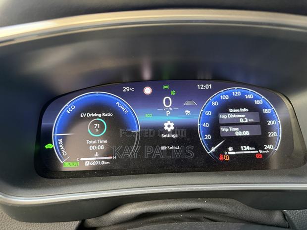 Toyota Corolla 2024 Silver