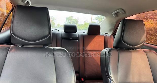 Toyota Corolla SE (1.8L 4cyl 6M) 2019 Gray