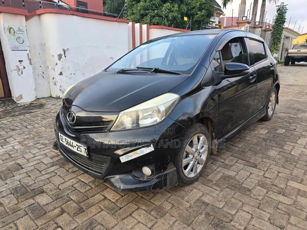 Toyota Vitz 2013 Black
