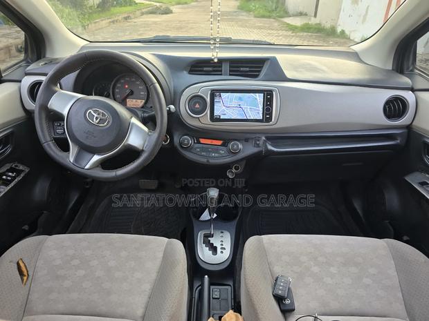 Toyota Vitz 2013 Black