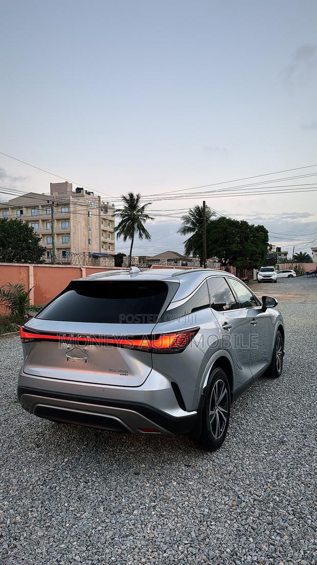Lexus RX 2023 Silver