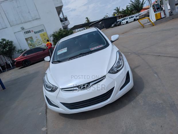 Hyundai Elantra SE Sedan FWD (1.8L 4cyl 6A) 2016 White
