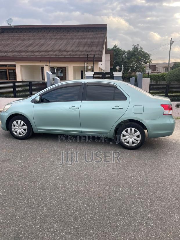 Toyota Belta 2009 Green