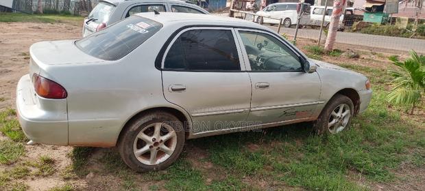 Toyota Corolla 2000 Silver