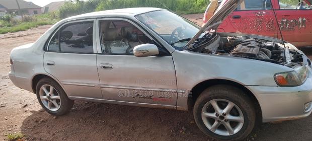 Toyota Corolla 2000 Silver