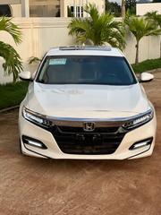 Honda Accord Touring 2018 White for sale
