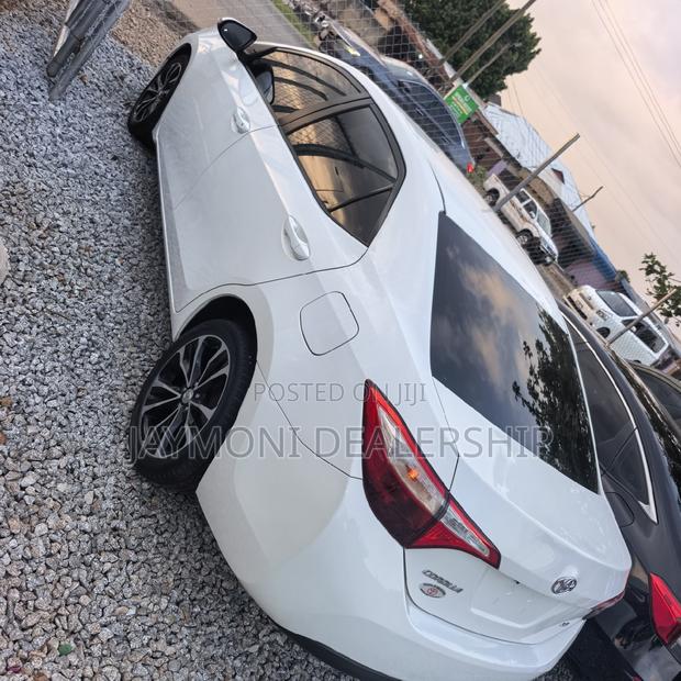 Toyota Corolla 2016 White
