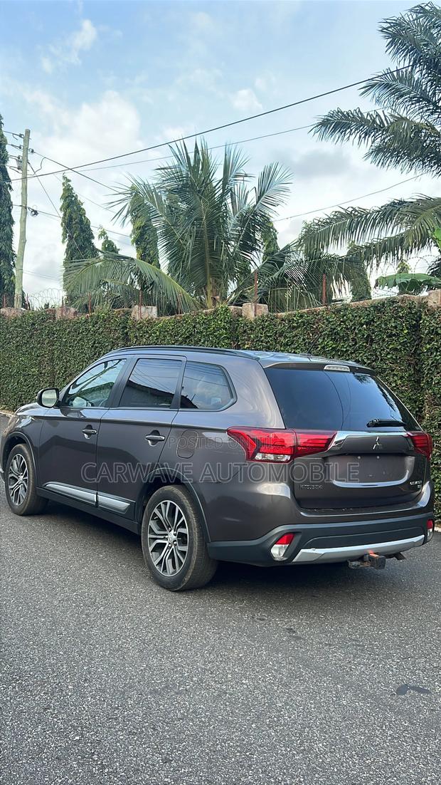 Mitsubishi Outlander SE AWC 2016 Gray